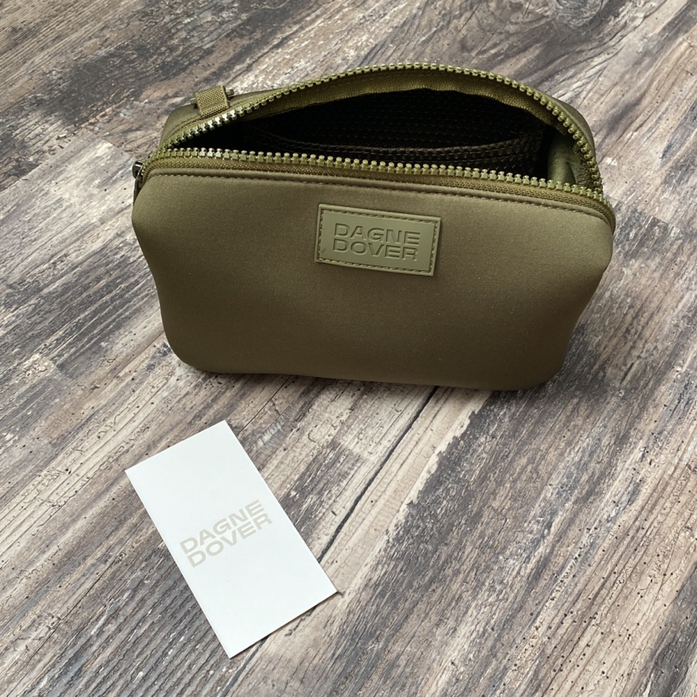 Dagne Dover Green Toiletry Bag Small - Picture 8 of 9